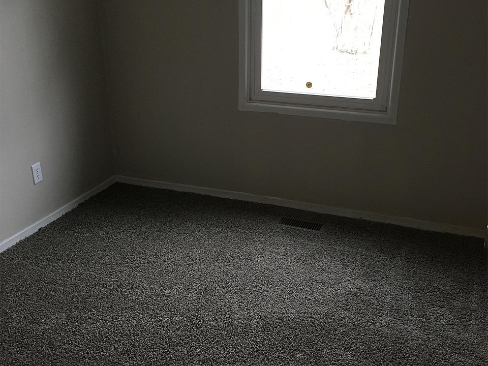 2nd image of 150 Saratoga Ave