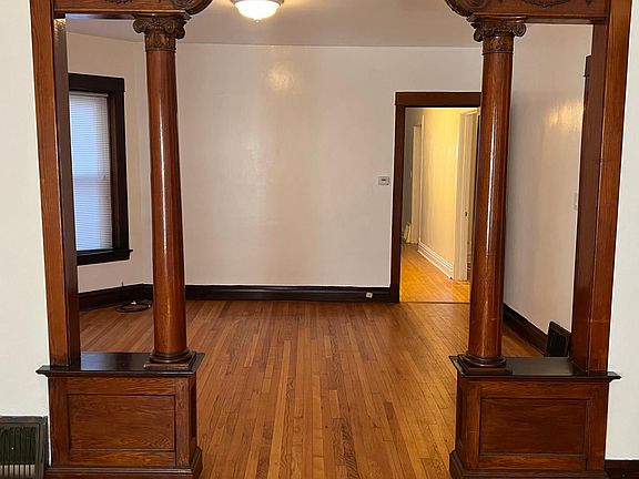 4th image of 5154 W Berteau Ave #1