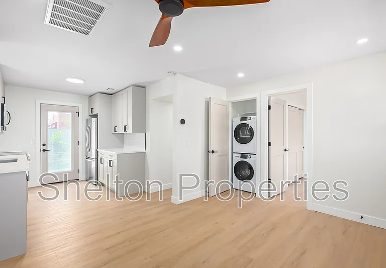 614 N 10th Ave #A — Photo 6