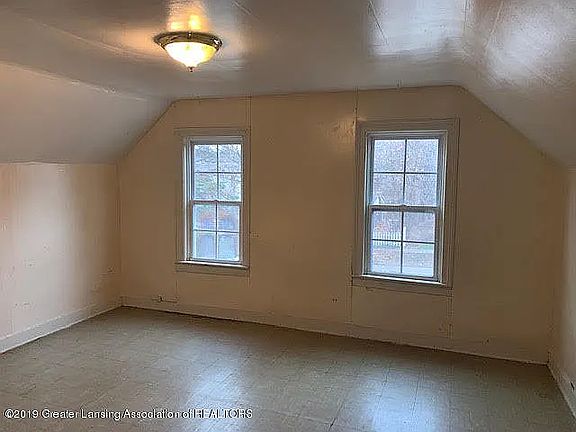 5th image of 114 E 1st St