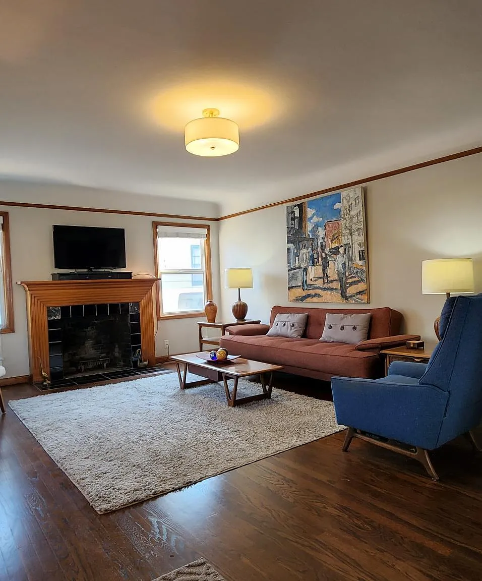 4 bed, 2256 sqft, $3,500 — Photo 2