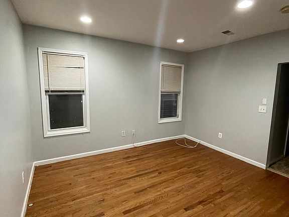 4th image of 483 Avon Ave #A