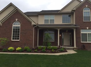 30060 Cider Mill Dr, New Hudson, MI