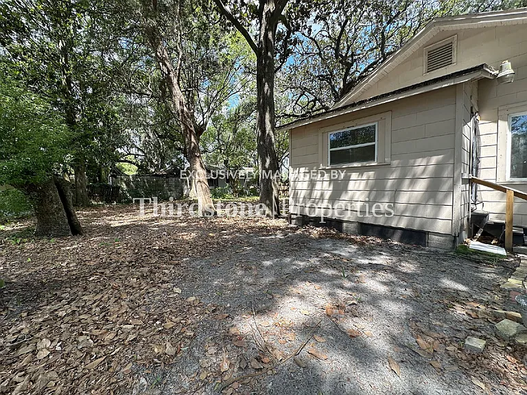 920 Alderside St — Photo 18