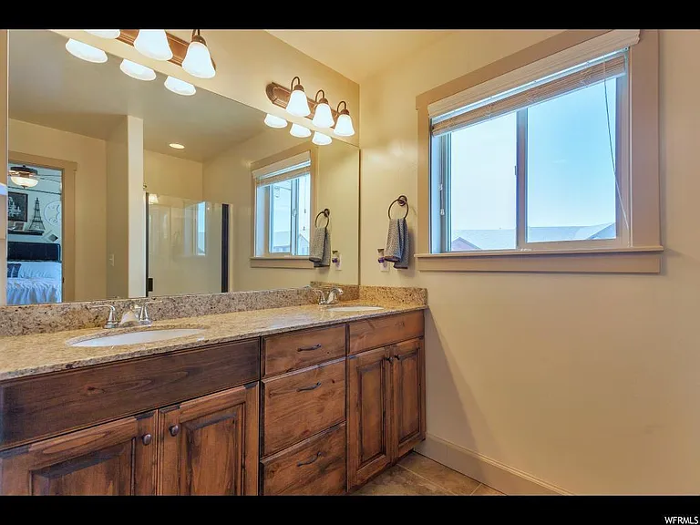 1252 N Willowbrook Ln — Photo 14