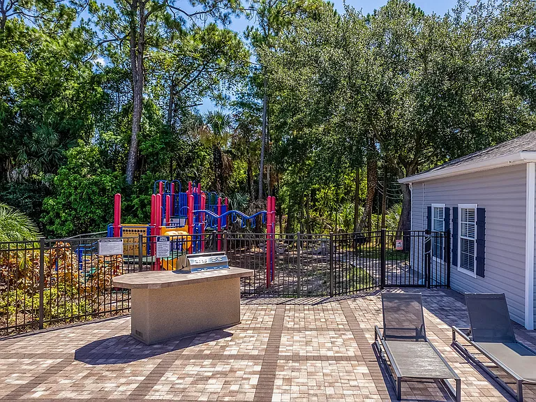 Coastline Cove Apartment Homes — Photo 34