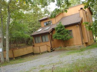 128 Cambridge Ct, Bushkill, PA 18324