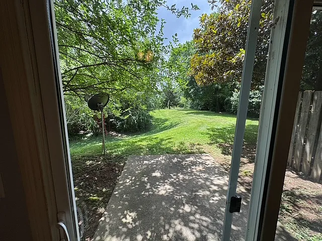 921 McClanahan Ln — Photo 21