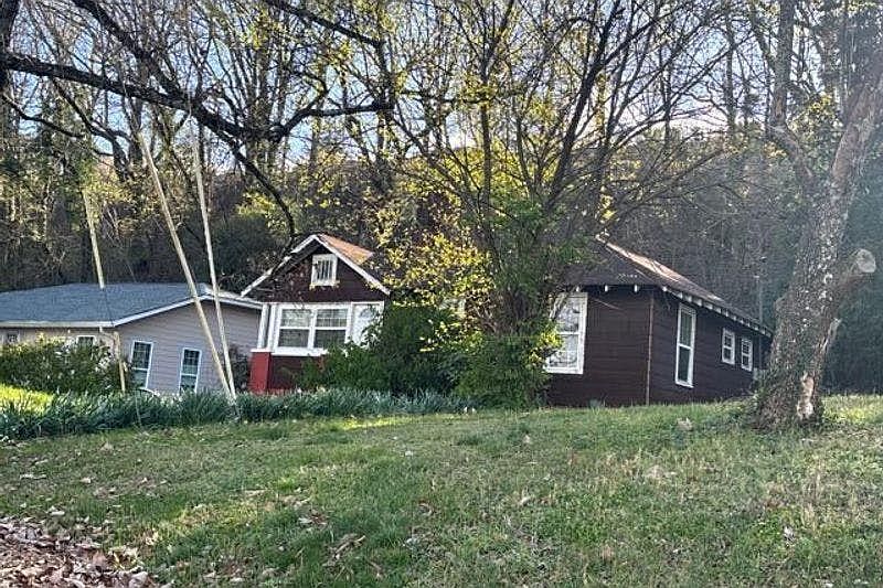 1st image of 3024 Westside Dr