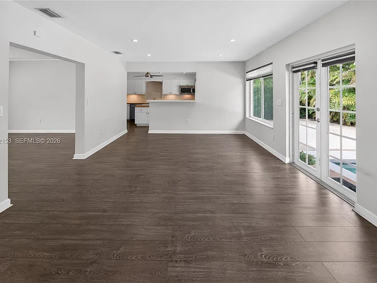 10025 NE 3rd Ave — Photo 17