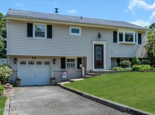 54 Salem Hill Rd, Howell, NJ 07731