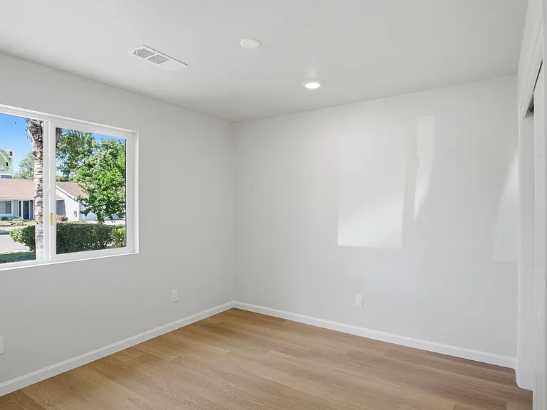1611 Grapevine Dr — Photo 17