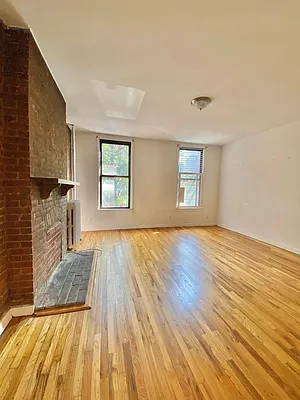 Rented by Waverly Realty Associates | media 10
