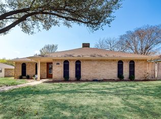 1017 Townsend Ln, Desoto, TX 75115