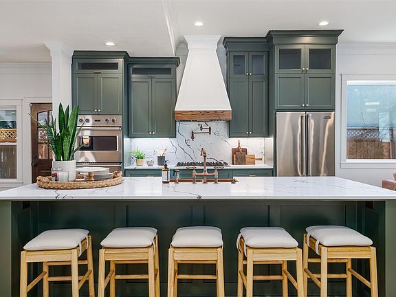 3rd image of 1535 Rutland St