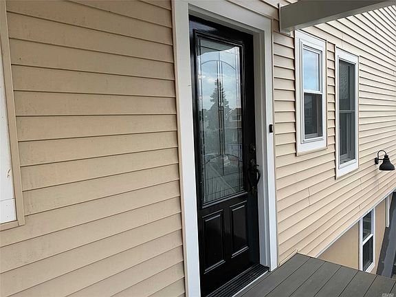 2nd image of 90 E Hudson St #2