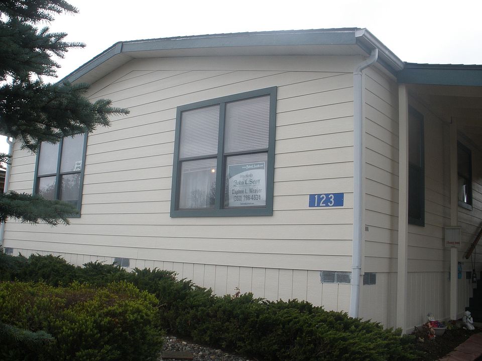 1st image of 123 NE Zodiac Ln