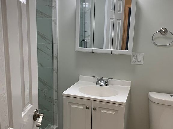 5th image of 2836 E 11th St #1093