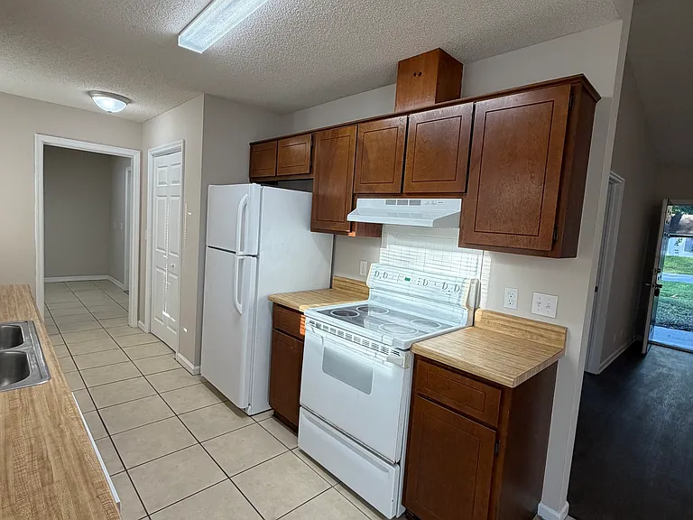 107 Pineneedle Cir — Photo 10