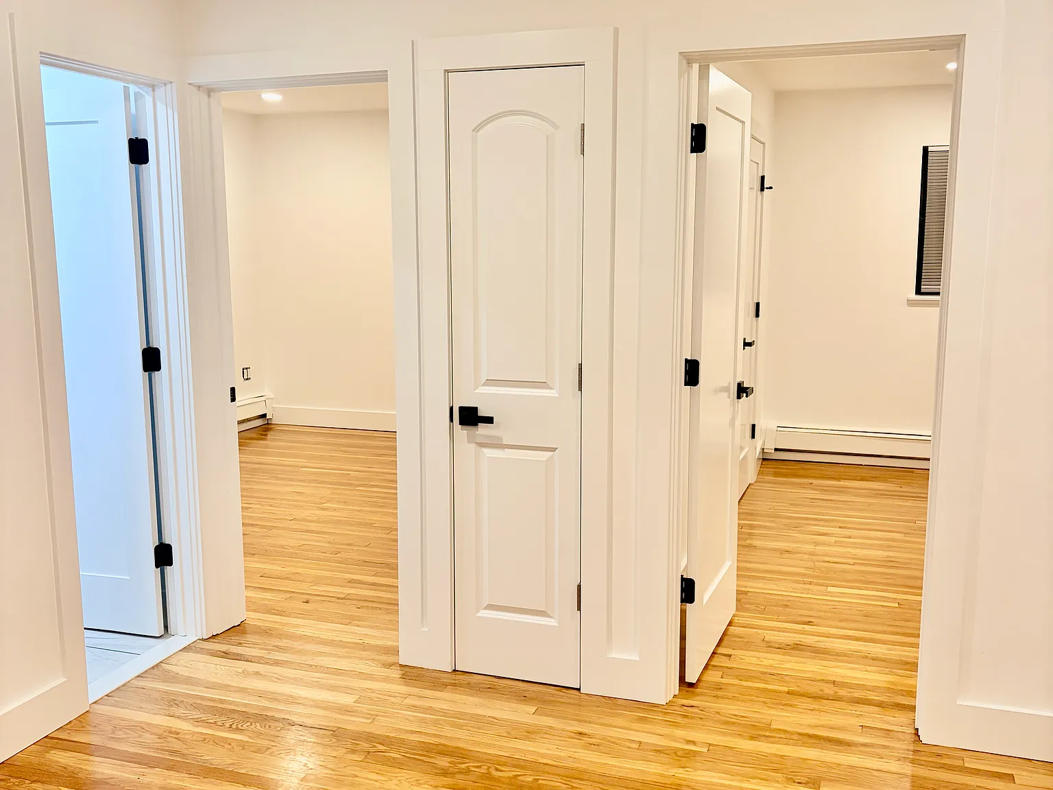 3 bed, $4,100 — Photo 4