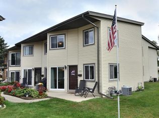 N115W16877 El Camino Dr, Germantown, WI 53022