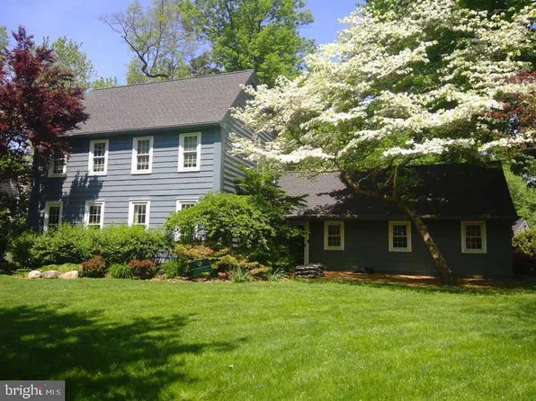 953 Locksley Ln, Woodbury, NJ 08096
