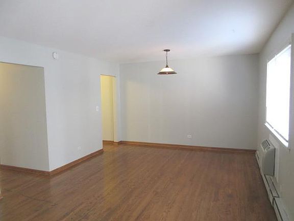 2nd image of 1510 W Greenleaf Ave