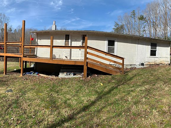 4th image of 370 Sleeping Hills Farm Rd