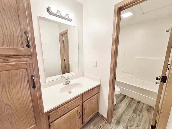 4th image of 2926-28 NW Mill Pl #F6a94970f