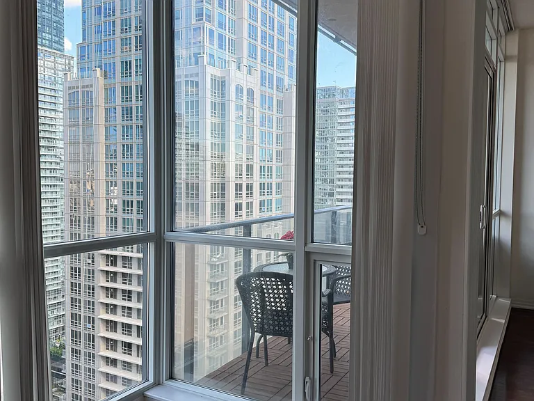 770 Bay St #Penthouse 206 — Photo 19