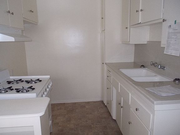 2nd image of 1522 Brockton Ave APT 5