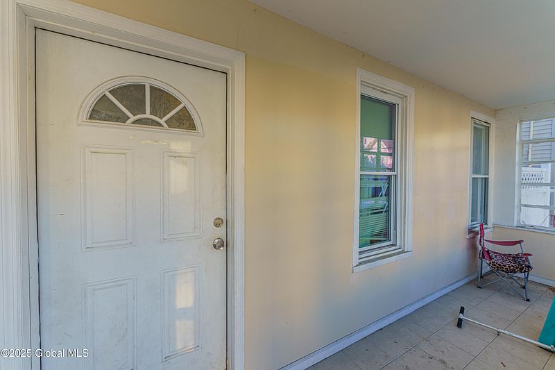 2nd image of 1015-1017 Second Avenue