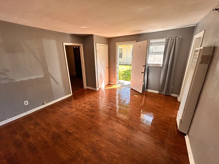 12 Main St #4 — Photo 4