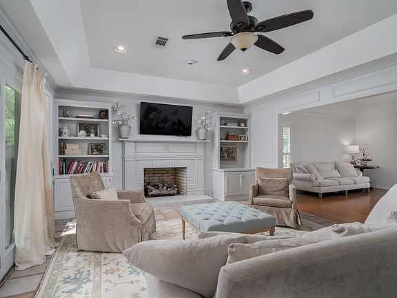 4th image of 837 Belle Meade Dr