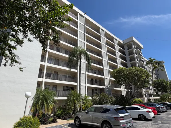 2661 S Course Dr APT 105, Pompano Beach, FL 33069