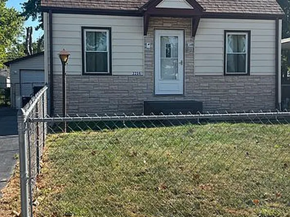 2216 E Keys Ave, Grandview, IL 62702