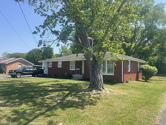 3rd image of 205 Winwood Dr