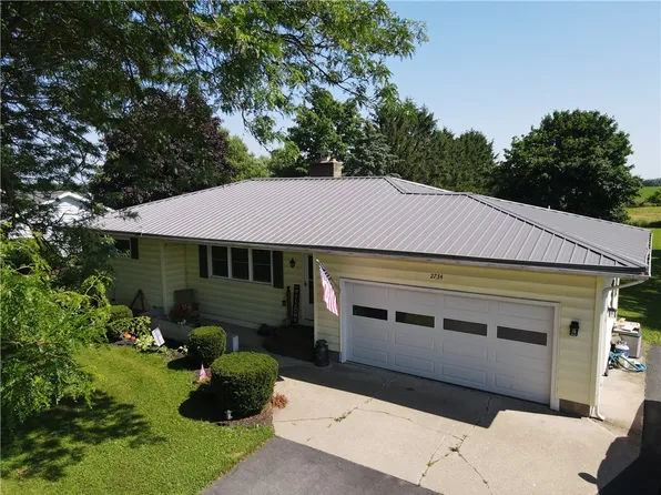 2734 Chestnut St, York, NY 14592