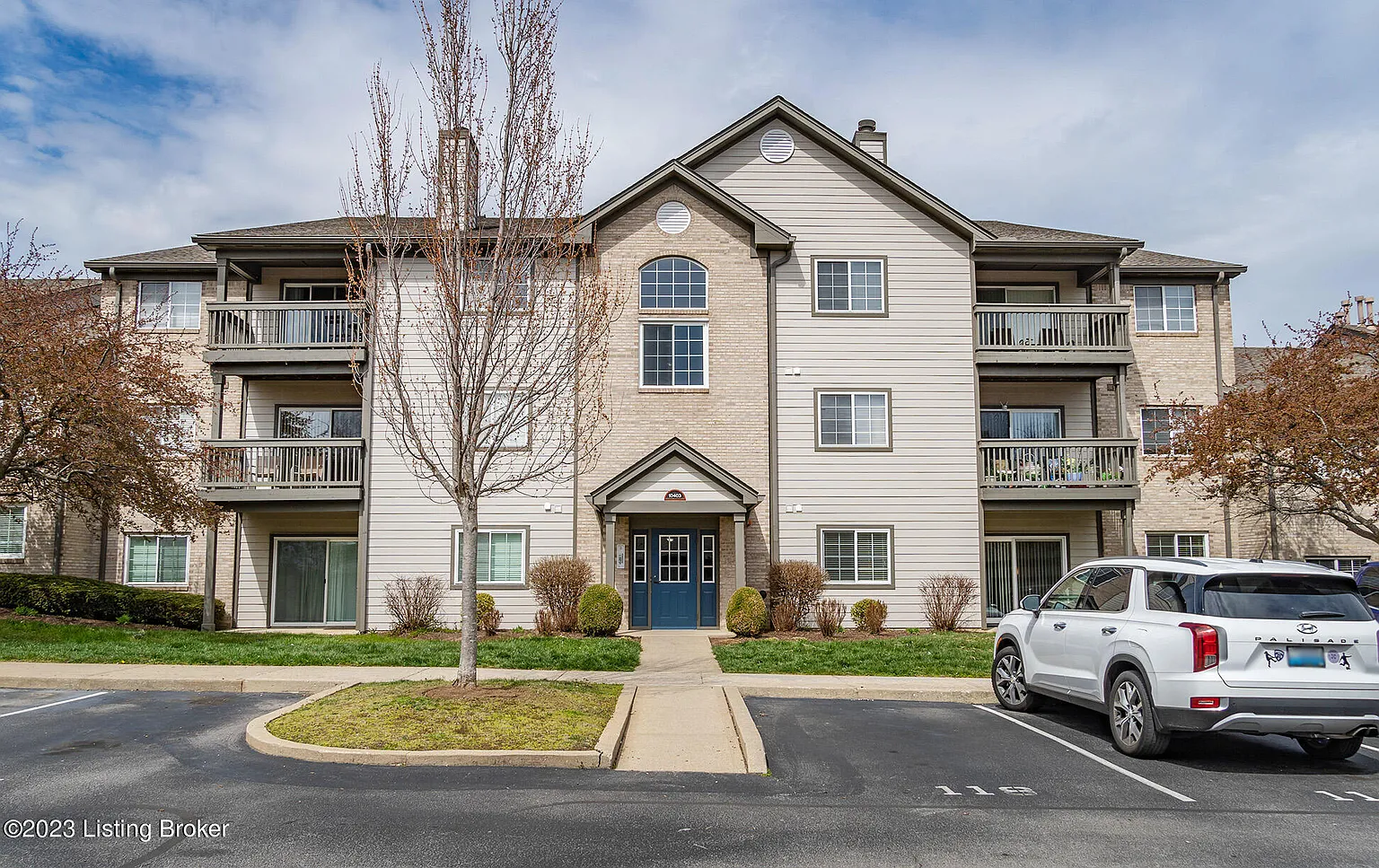 10403 Trotters Pointe Dr APT 103 photo 1
