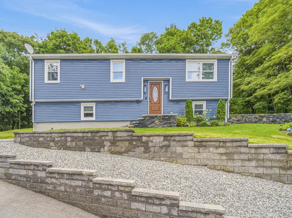 15 Sycamore St, Millbury, MA 01527