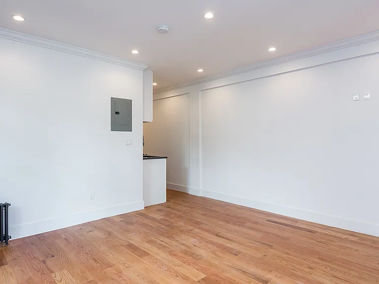 250 Washington Ave #C3 — Photo 6