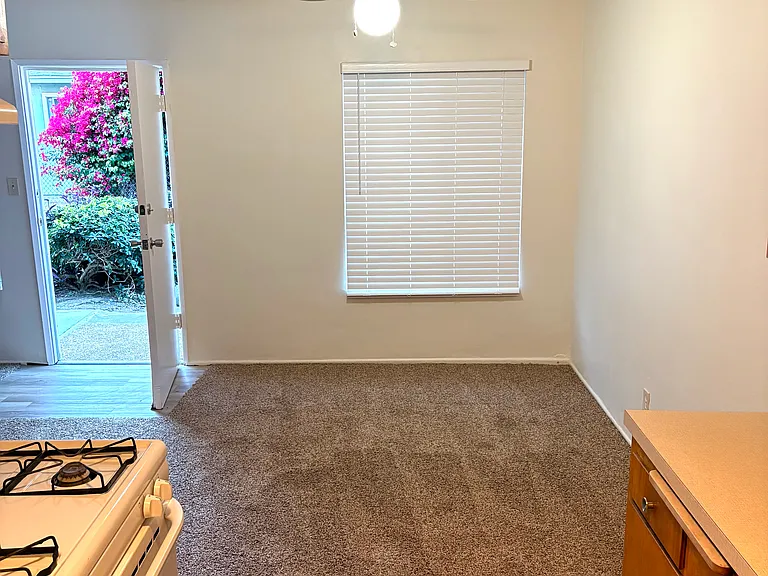 701 N Maple St #2 — Photo 5