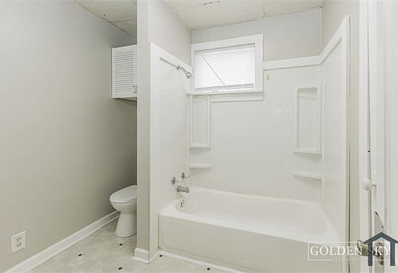 5th image of 805 W Main St Unit 1