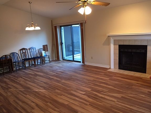 Living Room/Dining Room