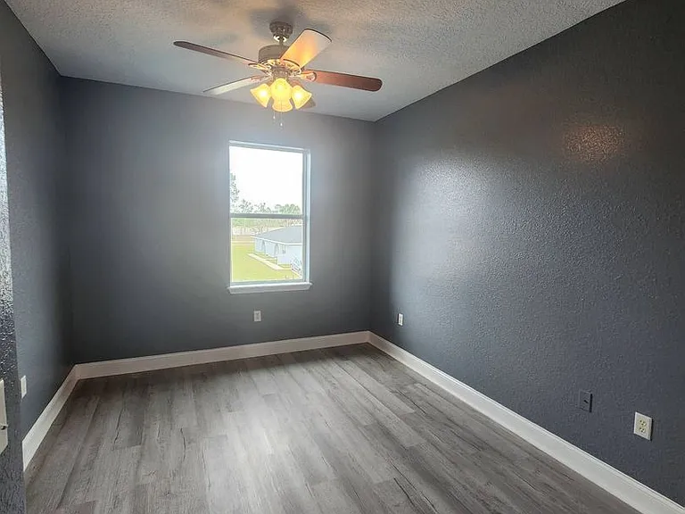 328 Dundee Dr — Photo 14