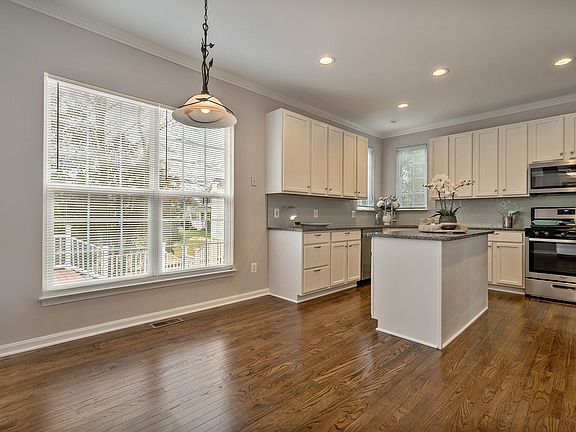 5th image of 10025 Naughton Ct