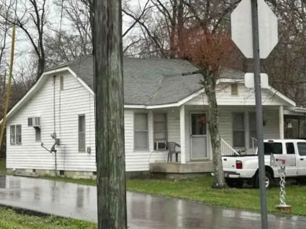 430 S High St, Waynesboro, TN 38485