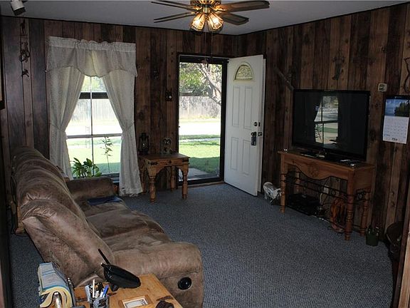 4th image of 814 Springwood Dr