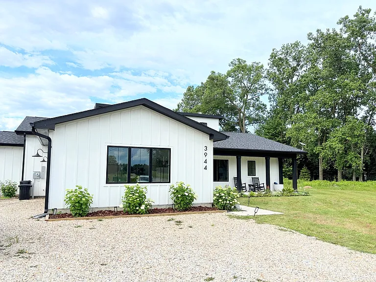 3944 Browntown Rd — Photo 3