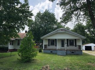 805 Missouri Ave, South Roxana, IL 62087